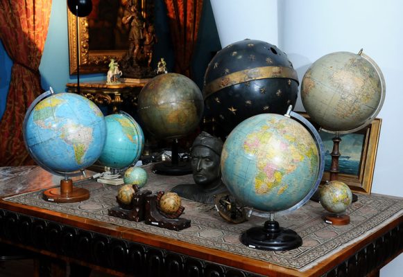 globusi geografski globusi 18,19 i 20.vek