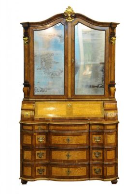 tabernakl epoha barok,1730 1740.godina,južna nemačka .furnir orah,ptičiji javor i mahagoni