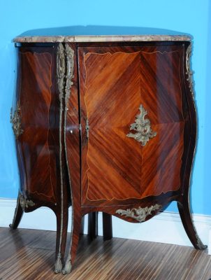 ugaone komode stil luj xv francuska, druga polovina 19. veka visina 92 cm